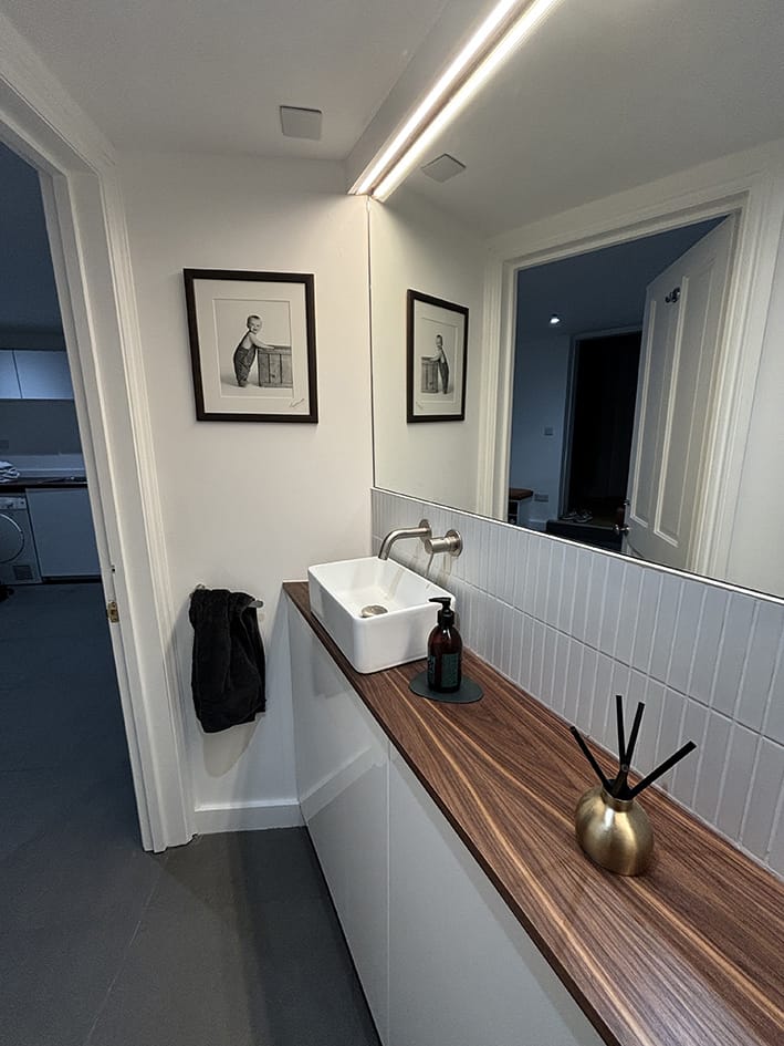 Site extension, Twickenham, Richmond borough